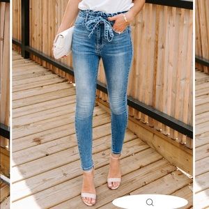 RUMOR HAS IT PAPER BAG WAIST SKINNY - MEDIUM WASH